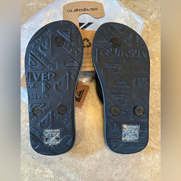 Quiksilver flip flops - little kid size 12!  Little kids size 2! - Picture 5 of 6